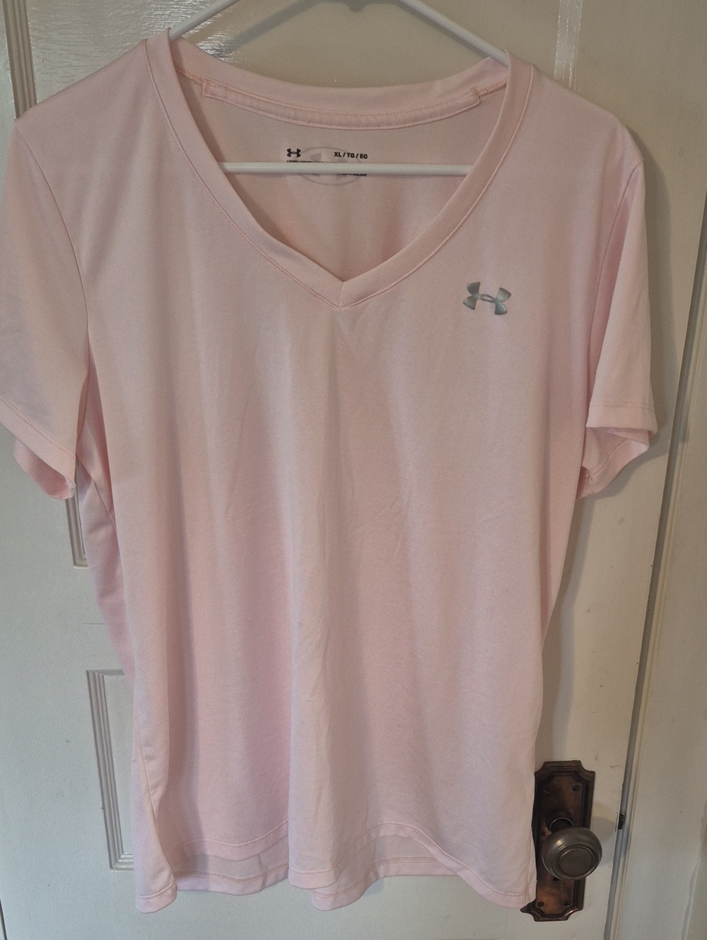 Under Armour Light Pink V-Neck Short Sleeve Tee